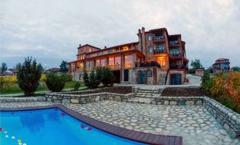 Schuchmann Wines Château, Villas & SPA