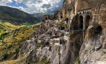 The Legend of Vardzia