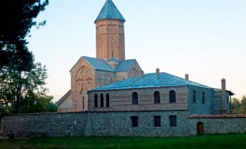 Монастыри Старая и Новая Шуамта